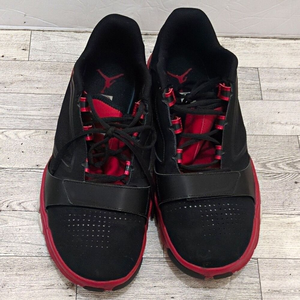 Jordan Trunner Dominate Flex Bred Black/Red Low Top 602667-010